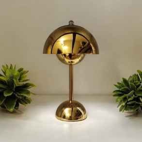 Guld bordlampe med genopladelig batteri.